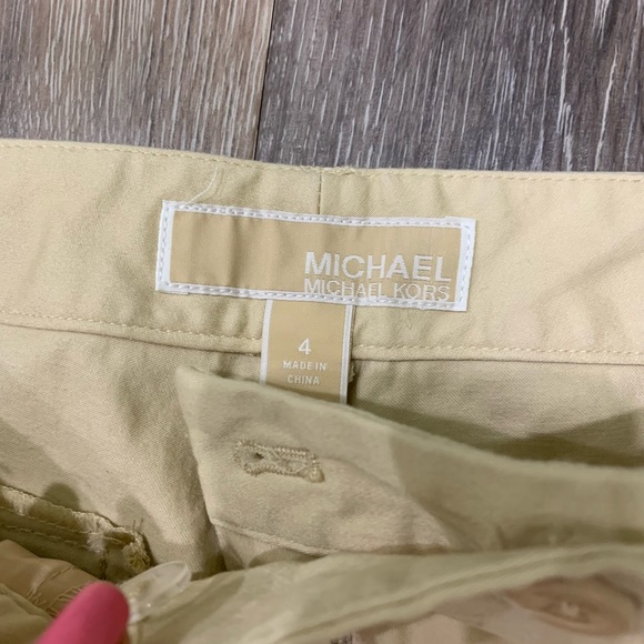 Michael Kors Womens 4 Shorts Tan - Picture 4 of 6